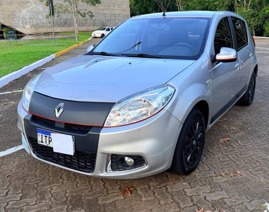 RENAULT SANDERO 1.6 PRIVILÉGE 16V FLEX 4P AUTOMÁTICO RENAULT SANDERO 1.6 PRIVILÉGE 16V FLEX 4P AUTOMÁTICO